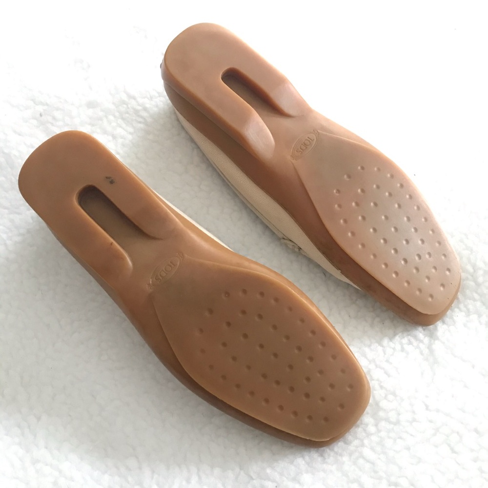 Tod’s Cream Leather Driving Loafers - Picture 13 of 14